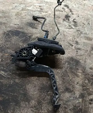 Ford Courier Clutch pedal EY167B633CA 572017