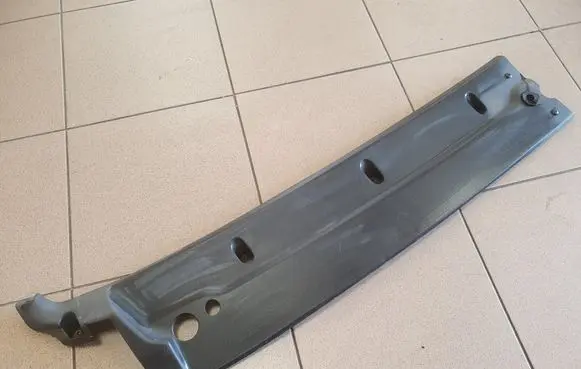 Iveco Daily 4th gen Wiper trim 504022283