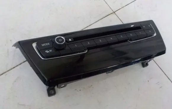 BMW 2 F45 Radio/CD/DVD/GPS head unit 9357781