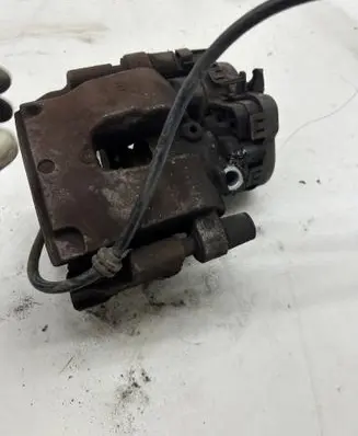 Mercedes-Benz C W205 Rear brake caliper A205443159