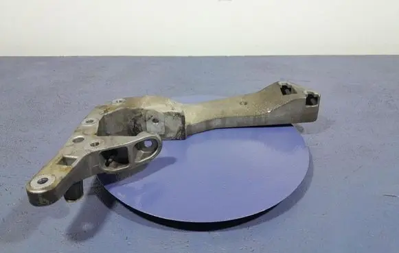 BMW X7 G07 Gearbox mounting bracket 8486998
