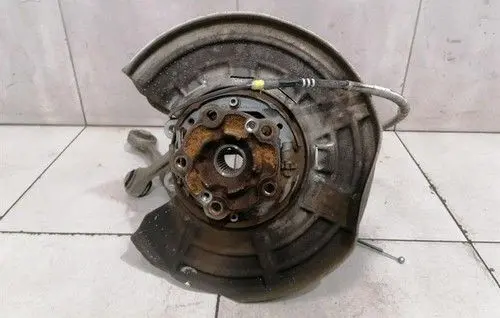 BMW M4 F82 F83 Rear wheel bearing hub 33302284795