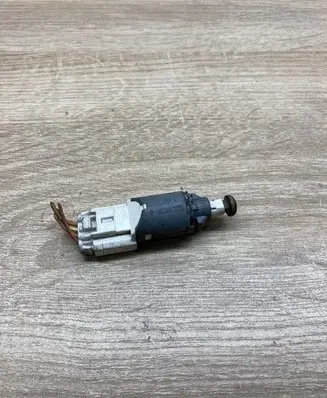 Renault Megane II Brake pedal sensor switch 82001682338B