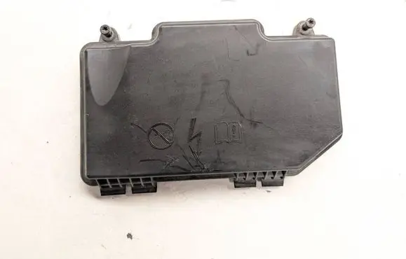 Mercedes-Benz S W222 Fuse box cover A2225400082