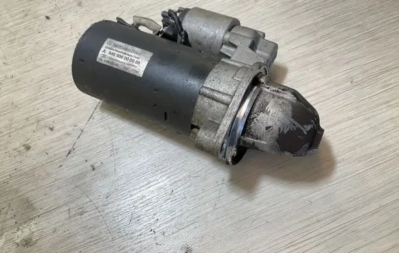 Mercedes-Benz Sprinter W906 Starter motor A6469060000 0986023003