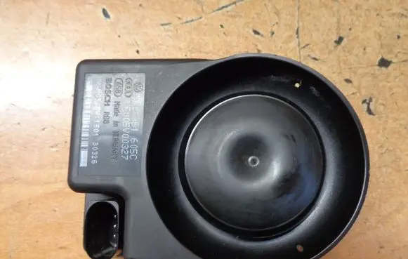Skoda Rapid (NH) Alarm system siren 1K0951605C