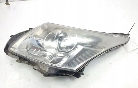 Toyota Avensis T270 Headlight/headlamp