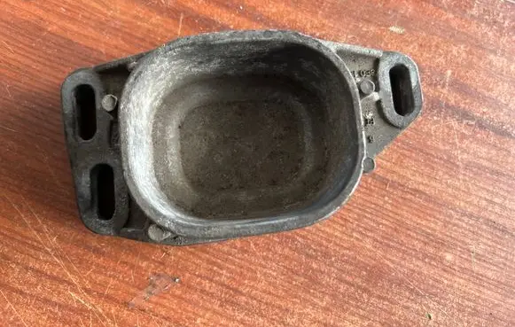 Audi A4 S4 B6 8E 8H Engine mounting bracket 8E0199335A