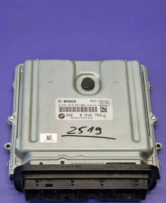 BMW 5 F10 F11 Engine control unit/module 8516753 0281018297