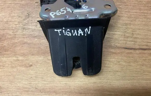 Volkswagen Tiguan Tailgate/trunk/boot lock/catch/latch 5NA827505