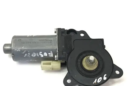 Ford Fusion Front door window regulator motor 0130821938