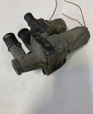 BMW 3 E46 Coolant heater control valve 8369807 64118369807