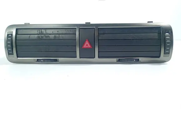 Skoda Superb B5 (3U) Dash center air vent grill 3U0820951A