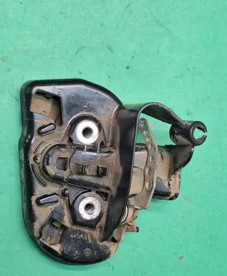 Volkswagen Caddy Sliding door lock 2K0843603