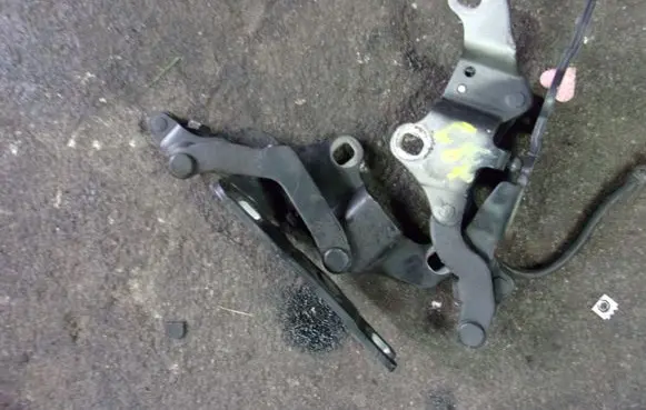 Citroen C8 Engine bonnet/hood hinges