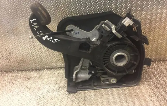 Mercedes-Benz E W211 Hand brake release handle 2034201684 A2034201684