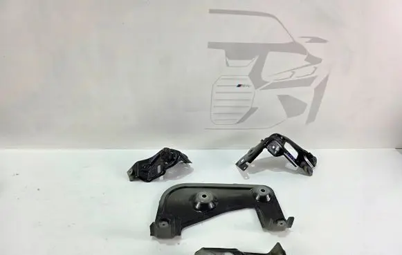 BMW X7 G07 Fender mounting bracket 