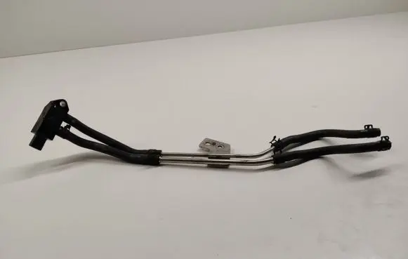 Engine coolant pipe/hose