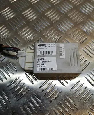 BMW X5 E70 Air suspension control unit module (rear) 3714679316301 0721434461500510 8830072143