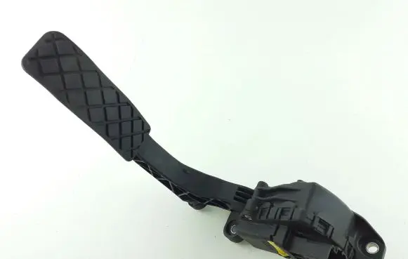Audi A6 S6 C6 4F Accelerator throttle pedal 4F1723523A KL8804