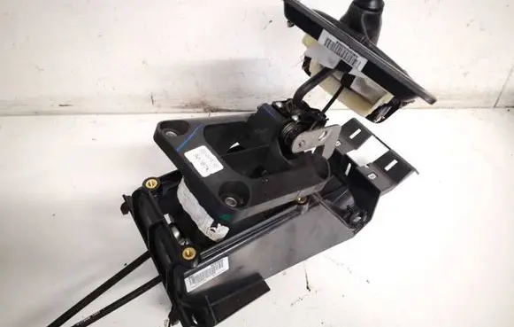Jeep Compass Gear shifter/selector 68044041ab