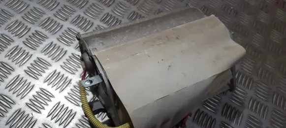 Mitsubishi Galant Passenger airbag