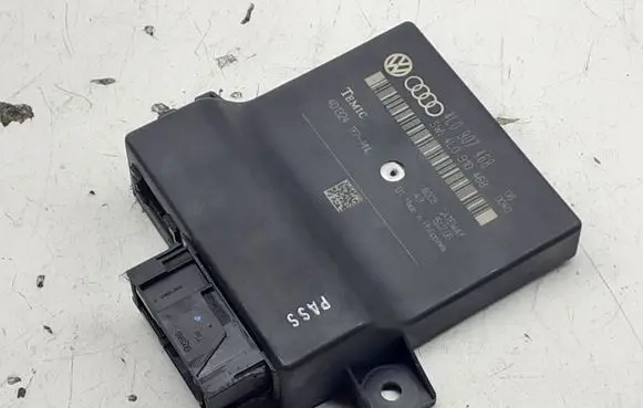 Audi Q7 4L Gateway control module 4L0907468 4L0910468