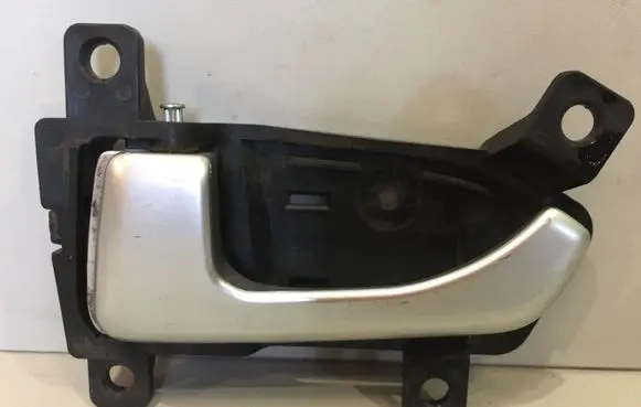 KIA Sportage Front door interior handle 826103U000