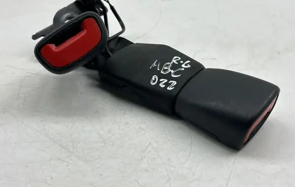 Mercedes-Benz C W206 Middle seatbelt buckle (rear) 34287942E D230222Y