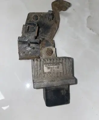 Renault Espace - Grand espace IV Glow plug pre-heat relay BED712 8200377025 17124C