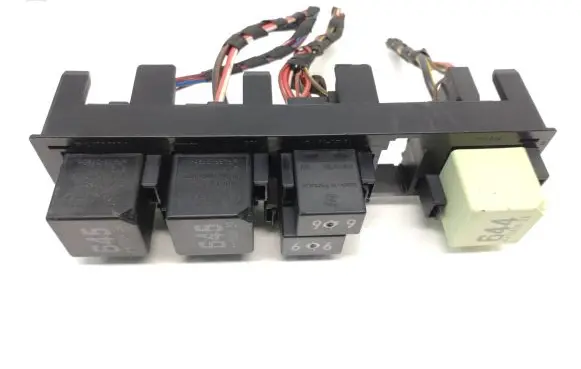 Volkswagen PASSAT B7 Fuse module 7N0937503A 4h0951253 4h0951253c
