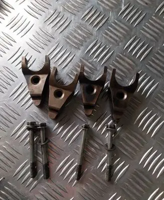 Toyota RAV 4 (XA30) Fuel Injector clamp holder