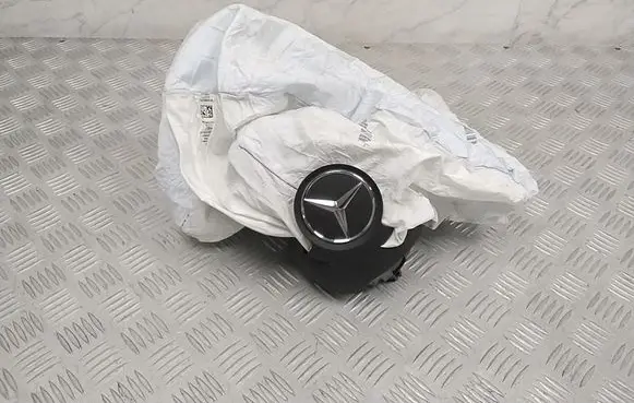 Mercedes-Benz C W206 Steering wheel airbag A0008609602