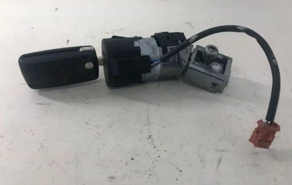 Peugeot 308 Ignition lock 9663123280