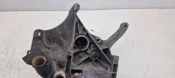 Audi A4 S4 B5 8D Engine mounting bracket 028903143AF