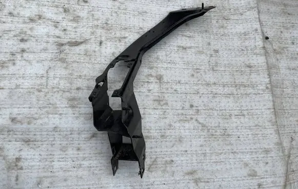BMW 2 F46 Headlight/headlamp mounting bracket 742663306