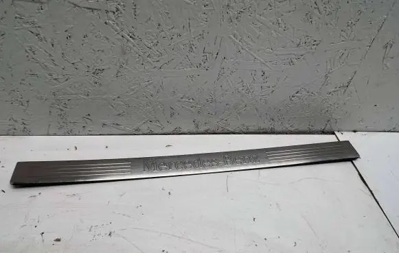 Mercedes-Benz E W212 Front sill trim cover 2126860936