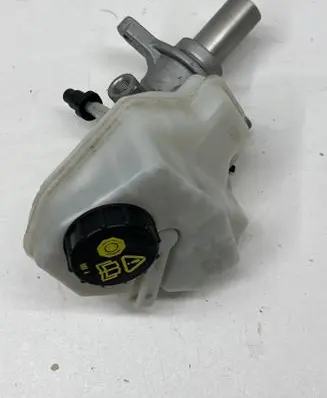 Master brake cylinder