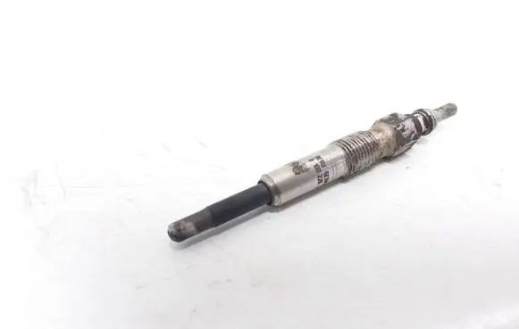 Volkswagen Golf III Glow plug 0100226227