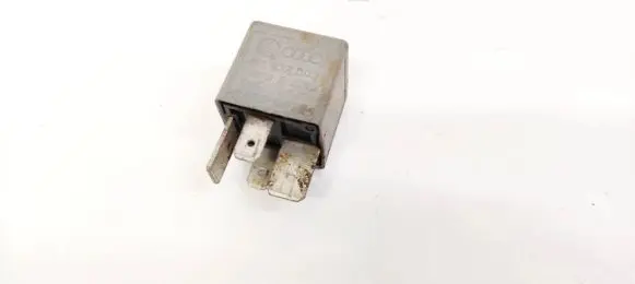 Volkswagen Golf III Other relay 191937503
