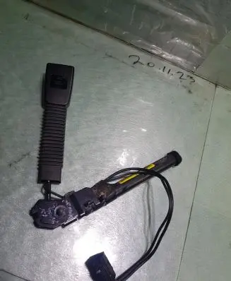 Jaguar XJ X351 Front seatbelt