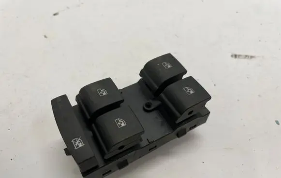 Opel Mokka X Electric window control switch 22915118