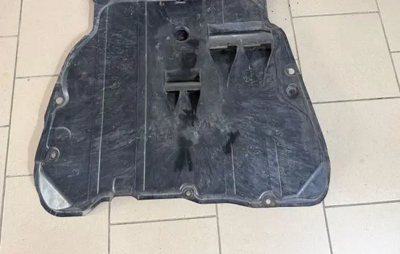Volvo XC70 Engine splash shield/under tray 8634459