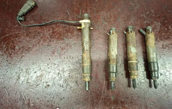 Fuel injector