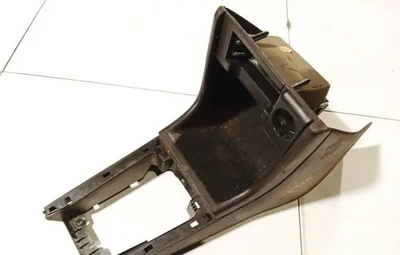Volkswagen PASSAT B4 Center console 3a1863243