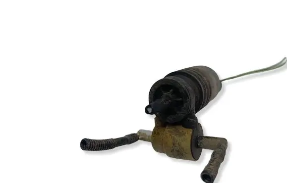 Volkswagen PASSAT B5.5 Windscreen/windshield washer pump 