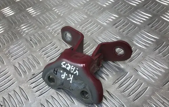 Toyota Yaris Front door lower hinge 