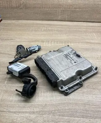 Chrysler Voyager Engine ECU kit and lock set P05094285AE P04727338AE