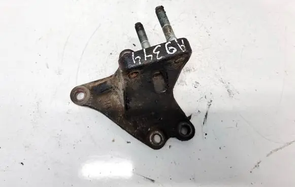 Hyundai i30 Engine mounting bracket
