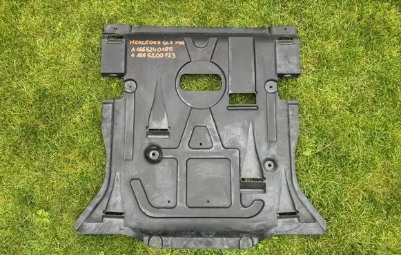 Mercedes-Benz GL X166 Engine splash shield/under tray A1665240185 A1665200723